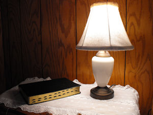 bible-lamp